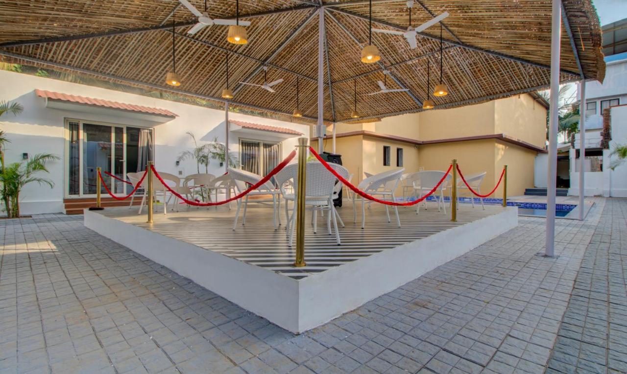 Treebo Code Red Otel Morjim Dış mekan fotoğraf