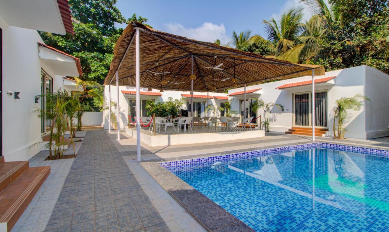 Treebo Code Red Otel Morjim Dış mekan fotoğraf